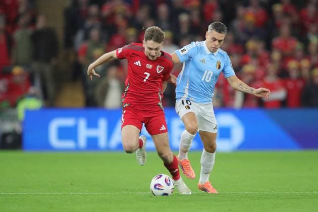 Wales v Belgium 2026 FIFA World Cup, WM, Weltmeisterschaft, Fussball Qualifier 13 10 2025. Group J David Brooks of Wales and Leandro Trossard of Belgium during the 2026 FIFA World Cup Qualifier match between Wales and Belgium at the Cardiff City Stadium, Cardiff, Wales on 13 October 2025. Cardiff Cardiff City Stadium South Glamorgan Wales Editorial use only , Copyright: xAlunxRobertsx PSI-23026-0041