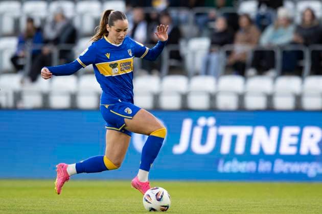 Google Pixel Frauen-Bundesliga: FC Carl Zeiss Jena vs. 1. FC Nürnberg; Jena; 13.10.2025 Rieke Tietz ( 17; FC Carl Zeiss Jena) Google Pixel Frauen-Bundesliga: FC Carl Zeiss Jena vs. 1. FC Nürnberg; ad hoc arena im Ernst-Abbe-Sportfeld; 13.10.2025 Copyright: xBEAUTIFULxSPORTS Duehringx