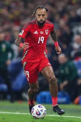 Cardiff, Wales, 13th October 2025. Sobra Thomas of Wales goes forward with the ball during the Wales vs Belgium FIFA World Cup, WM, Weltmeisterschaft, Fussball European Qualifying match at the Cardiff City Stadium, Cardiff. Picture credit should read: Gareth Evans Sportimage EDITORIAL USE ONLY. No use with unauthorised audio, video, data, fixture lists, club league logos or live services. Online in-match use limited to 120 images, no video emulation. No use in betting, games or single club league player publications. SPI_118_GE_WAL_vs_BEL SPI-4214-0118