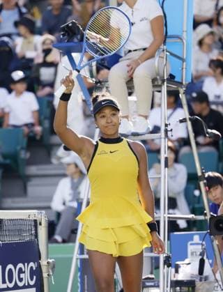 Tennis: Japan Open Naomi Osaka acknowledges the crowd after beating her compatriot Wakana Sonobe in a women s singles first-round match at the Japan Open tennis championships at Morita Tennis Center Utsubo in the western Japan city of Osaka on Oct. 13, 2025.  A14AA0004938834P