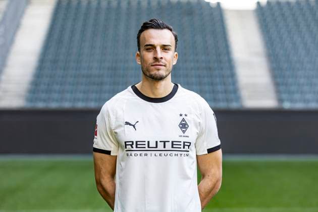 Borussia Mönchengladbach Portrait Haris Tabakovic am 02.10.2025 im Borussia-Park. Copyright: Borussia Mönchengladbach_Christian Verheyen -- *** Borussia Mönchengladbach portrait Haris Tabakovic on 02 10 2025 at Borussia Park Copyright: Borussia Mönchengladbach_Christian Verheyen --