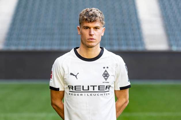 Borussia Mönchengladbach Portrait Robin Hack am 02.10.2025 im Borussia-Park. Copyright: Borussia Mönchengladbach_Christian Verheyen --