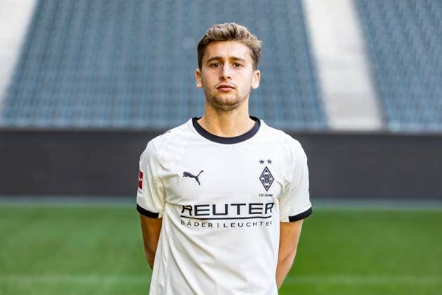 Borussia Mönchengladbach Portrait Oscar Fraulo am 02.10.2025 im Borussia-Park. Copyright: Borussia Mönchengladbach_Christian Verheyen --