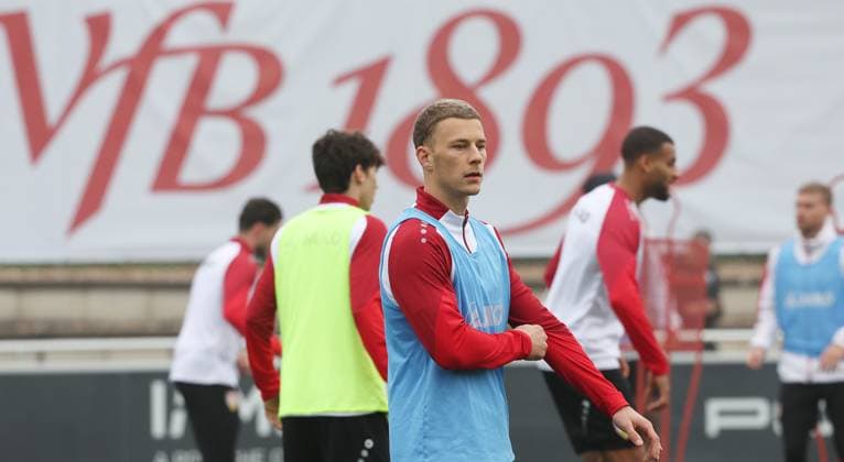 Stuttgart , Fußball Training VfB Stuttgart , Yannik Keitel