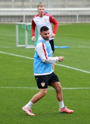 14.10.25 VfB Stuttgart Training Deutschland, Stuttgart, 14.10.2025, Fussball, Bundesliga, VfB Stuttgart Training: Deniz Undav.