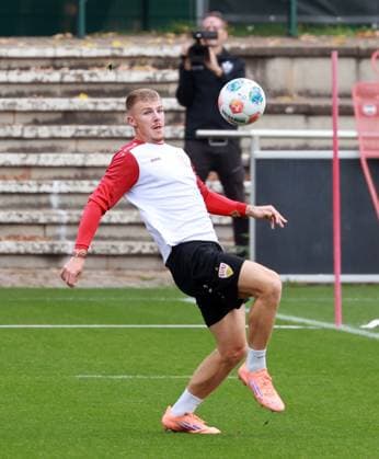 14.10.25 VfB Stuttgart Training Deutschland, Stuttgart, 14.10.2025, Fussball, Bundesliga, VfB Stuttgart Training: Finn Jeltsch.