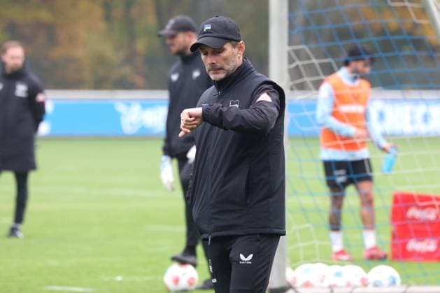 DEU, DFL, 2. FBL Hertha BSC, Training, 14.10.2025, Sportforum, Berlin, DEU, DFL, 2. FBL Hertha BSC, Training, im Bild Cheftrainer Stefan Leitl (Hertha BSC Berlin) DFL - regulations prohibit any use of Photographs as image sequences and or quasi-video