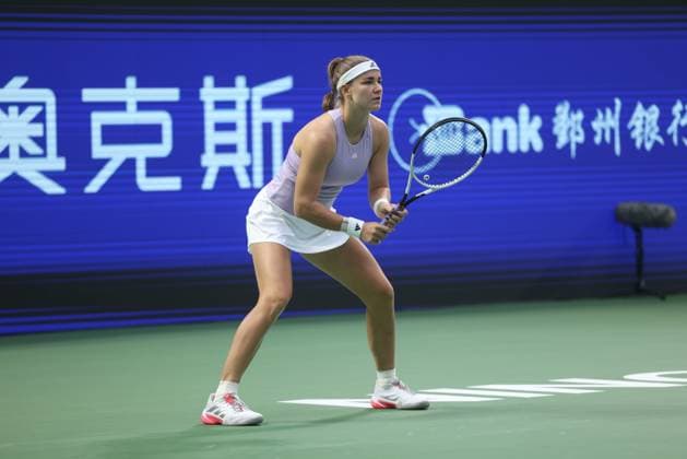 NINGBO, CHINA - OCTOBER 14: Karolina Muchova of the Czech Republic competes in the Women s Singles Round of 32 match against Marketa Vondrousova of the Czech Republic on day 2 of 2025 Ningbo Open at the Ningbo (Yinzhou) Tennis Center on October 14, 2025 in Ningbo, Zhejiang Province of China.  Copyright: xVCGx 111597140899