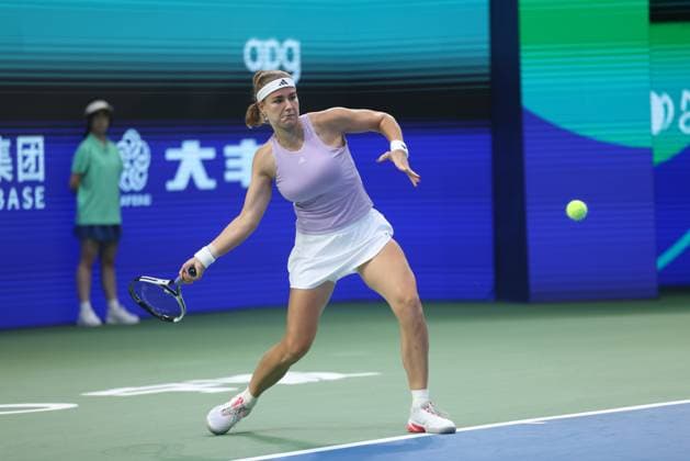 NINGBO, CHINA - OCTOBER 14: Karolina Muchova of the Czech Republic competes in the Women s Singles Round of 32 match against Marketa Vondrousova of the Czech Republic on day 2 of 2025 Ningbo Open at the Ningbo (Yinzhou) Tennis Center on October 14, 2025 in Ningbo, Zhejiang Province of China.  Copyright: xVCGx 111597140915
