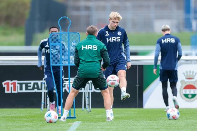 14.10.2025, Fussball, Saison 2025 2026, Training FC Schalke 04, Peter Remmert (FC Schalke 04), Gelsenkirchen Trainingsgelände FC Schalke 04 NRW Deutschland xRHR-FOTO YYx Copyright: RHR-FOTOx RHR-FOTO YY
