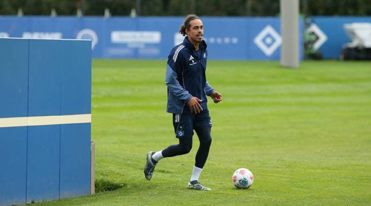 RECORD DATE NOT STATED Vormittagstraining des Fußball-Bundesligisten Hamburger SV auf dem Trainingsplatz am Volksparkstadion. Die Einheit am Dienstagvormittag war bereits das letzte öffentliche Training vor der Auswärtspartie am kommenden Sonnabend (18. Oktober) bei RB Leipzig. Yussuf Poulsen. Stellingen Hamburg