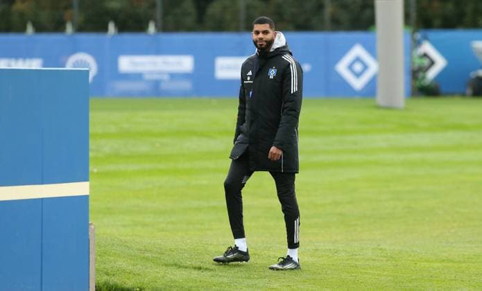 RECORD DATE NOT STATED Vormittagstraining des Fußball-Bundesligisten Hamburger SV auf dem Trainingsplatz am Volksparkstadion. Die Einheit am Dienstagvormittag war bereits das letzte öffentliche Training vor der Auswärtspartie am kommenden Sonnabend (18. Oktober) bei RB Leipzig. Co-Trainer Richard Krohn. Stellingen Hamburg