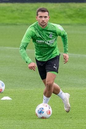 14.10.2025, Fussball: 1. Bundesliga, Saison 2025 2026, öffentliches Training, Borussia Moenchengladbach auf dem Trainingsgelände am Borussia Park. Kevin Stoeger (Borussia Moenchengladbach, 07) am Ball. Foto: Kirchner-Media Thomas Haesler Copyright: xKirchner-Media ThomasxHaeslerx
