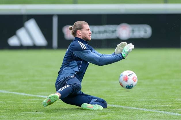 14.10.2025, Fussball, Saison 2025 2026, Training FC Schalke 04, Torwart Loris Karius (FC Schalke 04), Gelsenkirchen Trainingsgelände FC Schalke 04 NRW Deutschland xRHR-FOTO YYx Copyright: RHR-FOTOx RHR-FOTO YY