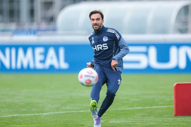 14.10.2025, Fussball, Saison 2025 2026, Training FC Schalke 04, Kenan Karaman (FC Schalke 04), Gelsenkirchen Trainingsgelände FC Schalke 04 NRW Deutschland xRHR-FOTO YYx Copyright: RHR-FOTOx RHR-FOTO YY