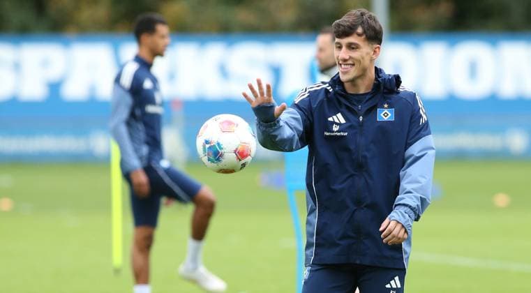 RECORD DATE NOT STATED Vormittagstraining des Fußball-Bundesligisten Hamburger SV auf dem Trainingsplatz am Volksparkstadion. Die Einheit am Dienstagvormittag war bereits das letzte öffentliche Training vor der Auswärtspartie am kommenden Sonnabend (18. Oktober) bei RB Leipzig. Nicolas Capaldo. Stellingen Hamburg