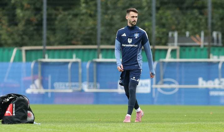 RECORD DATE NOT STATED Vormittagstraining des Fußball-Bundesligisten Hamburger SV auf dem Trainingsplatz am Volksparkstadion. Die Einheit am Dienstagvormittag war bereits das letzte öffentliche Training vor der Auswärtspartie am kommenden Sonnabend (18. Oktober) bei RB Leipzig. Fabio Vieira. Stellingen Hamburg