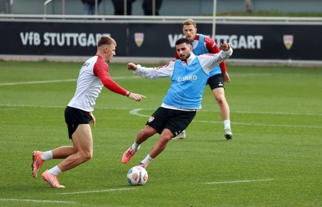 14.10.25 VfB Stuttgart Training Deutschland, Stuttgart, 14.10.2025, Fussball, Bundesliga, VfB Stuttgart Training: v.l. Finn Jeltsch, Deniz Undav.