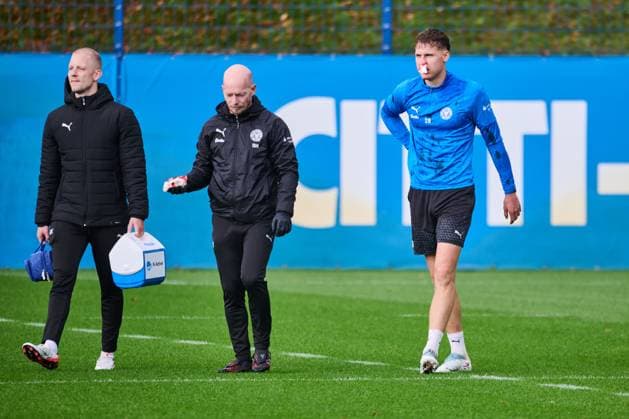 14.10.2025, Fußball, Herren, 2.BL, Saison 2025 2026, Training Holstein Kiel (KSV) Phil Harres mit Blut an Nase und Shirt Kiel, Projensdorf Projensdorf, Trainigsplatz Schleswig-Holstein Deutschland