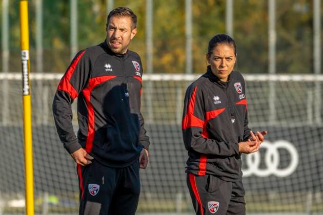 Ingolstadt, Deutschland 14. Oktober 2025: 3. Liga - 2025 2026 - FC Ingolstadt 04 - Training Im Bild: v.li. Co-Trainer Patrick Schönfeld Schoenfeld (FCI) und Trainerin Sabrina Wittmann (FCI) Trainingsgelände Audi Sportpark Bayern Copyright: xFotostandx xSchäferx