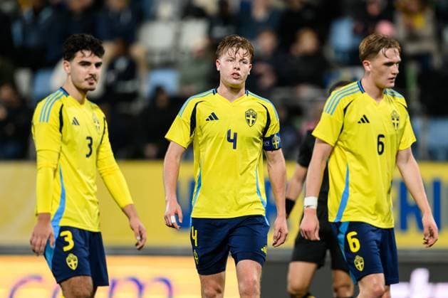 251014 Nils Zätterström of Sweden during the UEFA Under-21 Qualifier football match between Sweden and Poland on October 14, 2025 in Jönköping. Photo: Carl Sandin BILDBYRAN kod CS CS0792 fotboll football soccer fotball em-kval kval uefa european under-21 qualifier qualifier U21, U 21 under-21 sverige sweden poland bbeng Copyright: CARLxSANDIN BB251014CS017