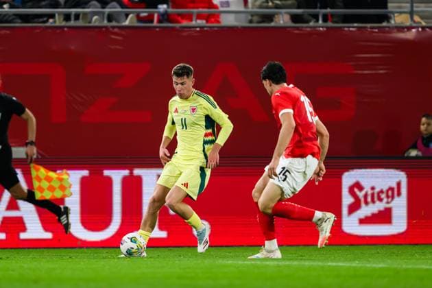 SOCCER - UEFA U21, U 21 EURO quali, AUT vs WAL LINZ,AUSTRIA,14.OCT.25 - SOCCER - UEFA European Under-21 Championship 2026, qualifiers, OEFB under-21 international match, Länderspiel, Nationalmannschaft Austria vs Wales. Image shows Cameron Congreve (WAL) and Jakob Schoeller (AUT).  GEPAxpictures xChristianxMoser