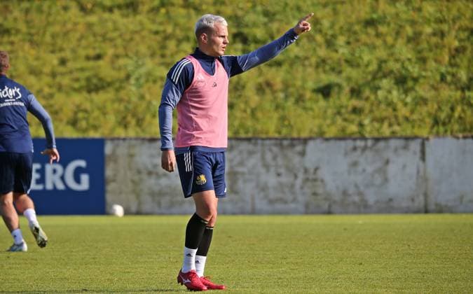 14.10.2025, xmohx, Fussball 3.Liga, 1.FC Saarbrücken - Training v.l. Florian Pick (Saarbrücken) bejubelt seinen Treffer im Trainingsspiel der zum Sieg reichte (DFL DFB REGULATIONS PROHIBIT ANY USE OF PHOTOGRAPHS as IMAGE SEQUENCES and or QUASI-VIDEO) Saarbrücken