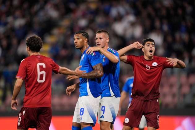 ItalyÕs Cher Ndour disappointed after missing the penalty kick during the qualifying round for the 2027 UEFA European Under-21 Championship between Italy and Armenia (Group E - Day 5) at the ÒGiovanni ZiniÓ Stadium in Cremona, Italy - October 14, 2025. - Soccer  Copyright: xFabioxFerrari LaPressex