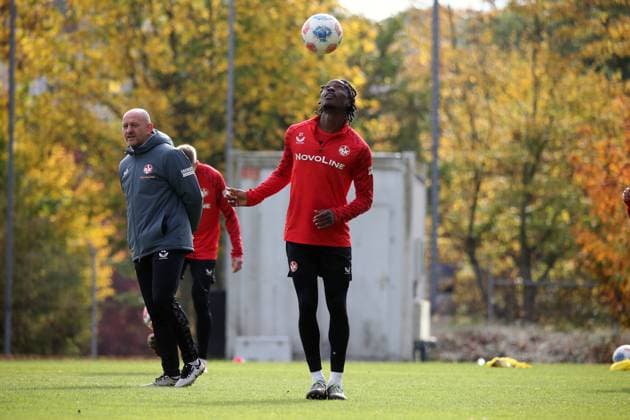 14.10.2025, xmohx, Fussball 2.Bundesliga, 1.FC Kaiserslautern - Training v.l. Dickson Abiama (1. FC Kaiserslautern) (DFL DFB REGULATIONS PROHIBIT ANY USE OF PHOTOGRAPHS as IMAGE SEQUENCES and or QUASI-VIDEO) Kaiserslautern