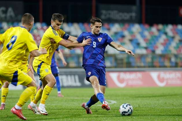 Croatia, Velika Gorica, 141025. Croatian player Leon Grgic at qualifying match of group 8 for the U21, U 21 European Football Championship, Croatia - Ukraine. Photo: Marko Todorov CROPIX Copyright: xxMarkoxTodorovx xCROPIXx hrvatska_ukrajina37-141025