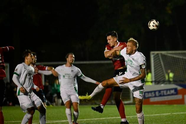 GER, Länderpokal Niederrhein, Spvg Schonnebeck vs. Wuppertaler SV 14.10.2025, Essen , Sportanlage Schetters Busch, GER, Länderpokal Niederrhein, Spvg Schonnebeck vs. Wuppertaler SV DFB- Regionalliga West regulations prohibit any use of photographs as image sequences and or quasi-video im Bild Salmin Rebronja ( Wuppertaler SV 4 ) gegen Mathias Bloch ( SPVG Schonnebeck 18 ).