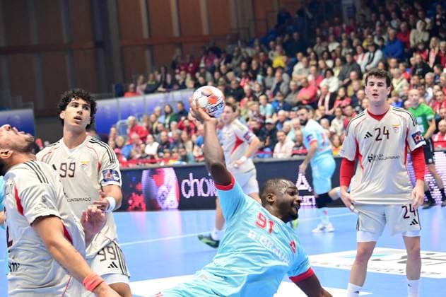 14.10.2025 xkhx Kassel, Rohtenbachhalle Handball-Gruppenphase der European League MT Melsungen gegen Benfica Lissabon Sadou Ntanzi (91, MT Melsungen)