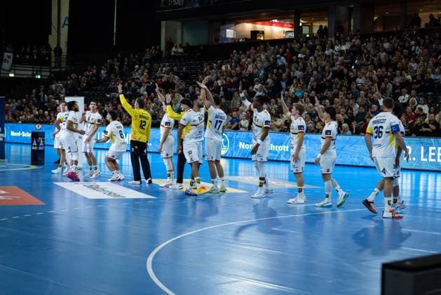 SG Flensburg-Handewitt vs St. Raphael, 14.10.2025 team Saint-Raphael Var Handball before the game FLENSBURG, GERMANY - OCTOBER 14: during the EHF European League match between SG Flensburg-Handewitt vs St. Raphael at GP JOULE Arena, on matchday 1 of the Group Matches Group A on October 14, 2025 in Flensburg, Germany. Copyright: xBEAUTIFULxSPORTS MarioxM.xKobergx