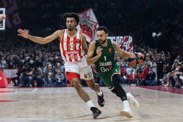 KK Crvena zvezda v BC Zalgiris - EuroLeague BELGRADE, SERBIA - OCTOBER 14: Nigel Williams-Goss (1) of BC Zalgiris in action against Jordan Nwora (33) of KK Crvena zvezda during Turkish Airlines EuroLeague basketball match between KK Crvena zvezda and BC Zalgiris at the Belgrade Arena in Belgrade, Serbia on October 14, 2025. Filip Stevanovic Anadolu Belgrade Serbia. Editorial use only. Please get in touch for any other usage.  Copyright: x2025xAnadoluxFilipxStevanovicx