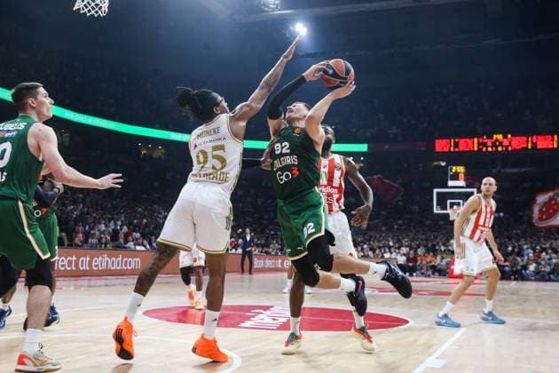 KK Crvena zvezda v BC Zalgiris - EuroLeague BELGRADE, SERBIA - OCTOBER 14: Edgaras Ulanovas (92) of BC Zalgiris in action against Chima Moneke (95) of KK Crvena zvezda during Turkish Airlines EuroLeague basketball match between KK Crvena zvezda and BC Zalgiris at the Belgrade Arena in Belgrade, Serbia on October 14, 2025. Filip Stevanovic Anadolu Belgrade Serbia. Editorial use only. Please get in touch for any other usage.  Copyright: x2025xAnadoluxFilipxStevanovicx