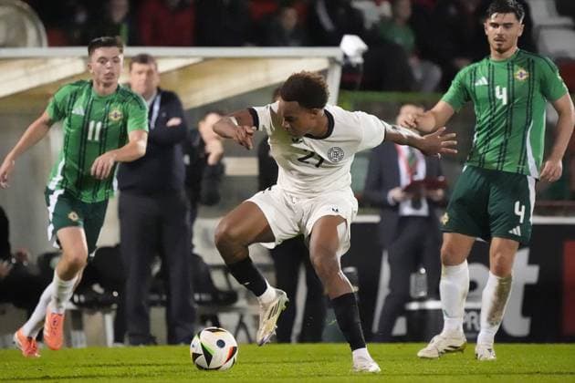 Assan Ouedraogo (Deutschland U21, U 21 21) setzt sich durch - Belfast 14.10.2025: Nordirland vs. Deutschland U21, EM Qualifikation, The Oval