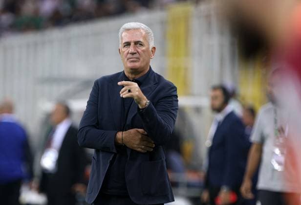 Algeria v Uganda - 2026 FIFA World Cup, WM, Weltmeisterschaft, Fussball Qualifier The Algerian coach Vladimir Petkovic reacts during the FIFA World Cup 2026 qualifying football match between Algeria and Uganda in Tizi Ouzou, Algeria, on October 14, 2025 TIZI ouzou Algeria  Copyright: xAPPx originalFilename:app-notitle251014_np4WO.jpg