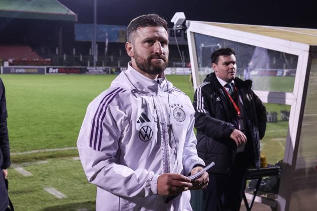 Fussball, U21, U 21 EM Qualifikation Gruppe F - 5.Spieltag Nordirland U21 - Deutschland U21 14.10.2025, The Oval Shkodran Mustafi (Co-Trainer, Deutschland) Belfast The Oval Nordirland