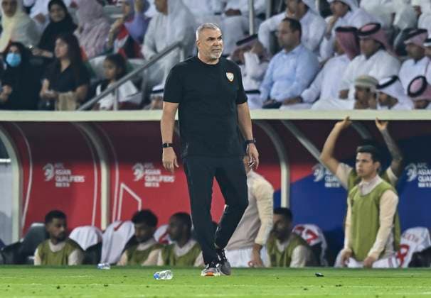 UQATAR v NITED ARAB EMIRATES-2026 FIFA World Cup, WM, Weltmeisterschaft, Fussball ASIAN QUALIFIER PLAYOFFS Head coach of United Arab Emirates Cosmin Olaroiui reacts during the FIFA World Cup 2026 AFC Asian qualifiers playoffs group A match between Qatar and United Arab Emirates at Jassim Bin Hamad Stadium in Doha, Qatar, on October 14, 2025. DOHA Qatar Copyright: xNOUSHADx