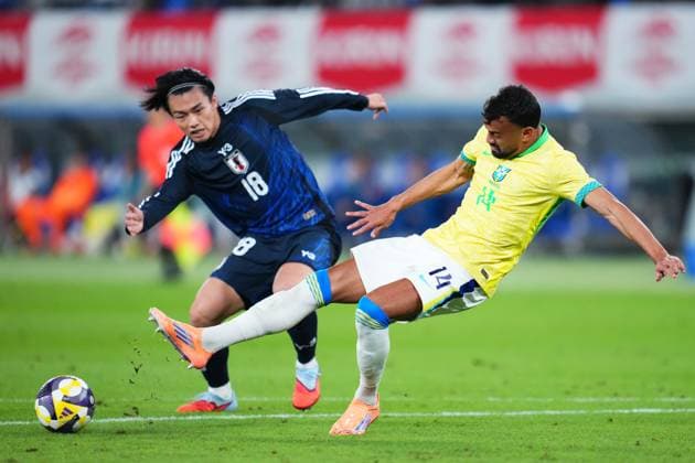 (L-R) Ayase Ueda (JPN), Fabricio Bruno (BRA), OCTOBER 14, 2025 - Football Soccer : KIRIN Challenge Cup 2025 match between Japan 3-2 Brazil at the Tokyo Stadium in Tokyo, Japan. Noxthirdxpartyxsales  aflo_306948388