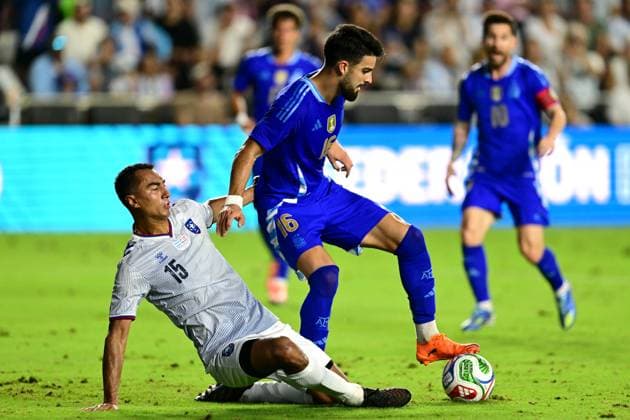 Giovanni Calderón (L) of Puerto Rico vies for the ball with Jose Manuel Lopez (C) of Argentina in a friendly match between Puerto Rico and Argentina at Chase Stadium in Fort Lauderdale, United States, 14 October 2025. International Friendly, Länderspiel, Nationalmannschaft Puerto Rico vs Argentina !ACHTUNG: NUR REDAKTIONELLE NUTZUNG!  Copyright: xGiorgioxVierax AMDEP6450 20251015-55018225142_1