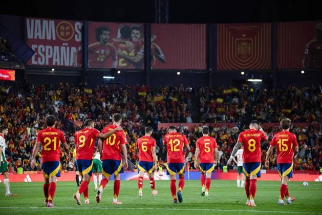 Spain Vs Bulgaria in Valladolid - 14 Oct 2025 Several players from the Spanish national team, Nationalteam celebrate a goal during a match between the Spanish and Bulgarian national teams for the fourth round of Group E of the 2026 FIFA World Cup, WM, Weltmeisterschaft, Fussball qualifying round, played at the Jose Zorrilla Stadium. Final score: Spain 4:0 Bulgaria Valladolid Spain Copyright: xDavidxCanalesx xSOPAxImagesx DCEspBul251013-47