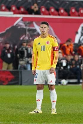 Canada v Colombia - International Friendly, Länderspiel, Nationalmannschaft Match James Rodriguez 10 of Colombia looks on during the International Friendly match between Canada and Colombia at Sports Illustrated Stadium on October 14, 2025 in Harrison, Nueva Jersey. (Photo by Leonardo Ramirez Eyepix Group) Copyright: xLeonardoxRamirezx xEyepixxGroupx LR-14102025-05635
