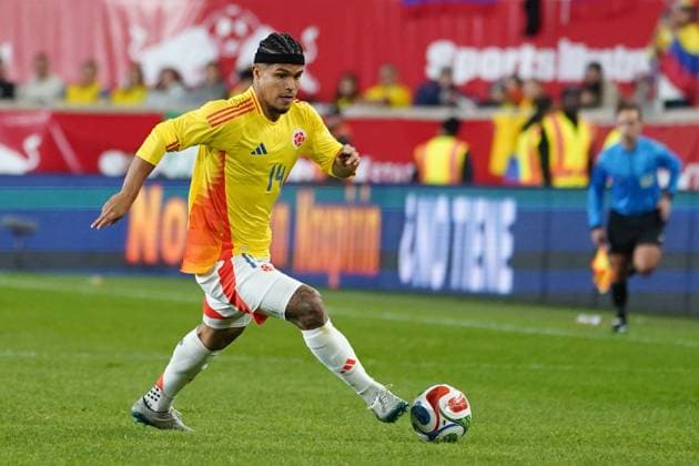 October 14, 2025, Harrison, New Jersey, United States: Juan Camilo Hernandez 14 of Colombia drives the ball forward during the International Friendly, Länderspiel, Nationalmannschaft match between Canada and Colombia at Sports Illustrated Stadium on October 14, 2025 in Harrison, Nueva Jersey. Harrison United States - ZUMAe321 20251014_zsa_e321_053 Copyright: xLeonardoxRamirezx