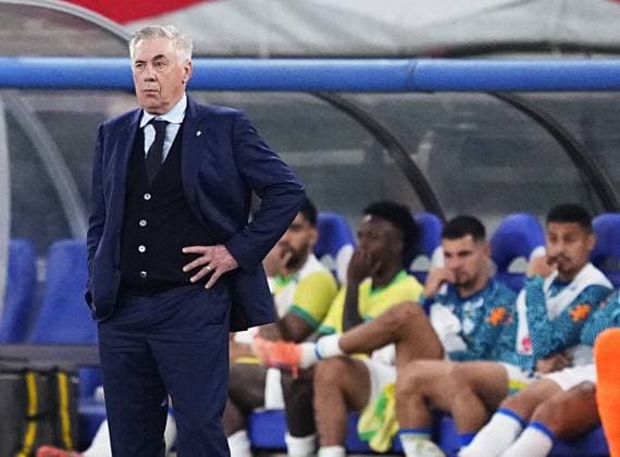Football: Friendly between Japan and Brazil Brazil manager Carlo Ancelotti watches an international football friendly against Japan at Ajinomoto Stadium in Chofu, Tokyo, on Oct. 14, 2025.  A14AA0004942024P