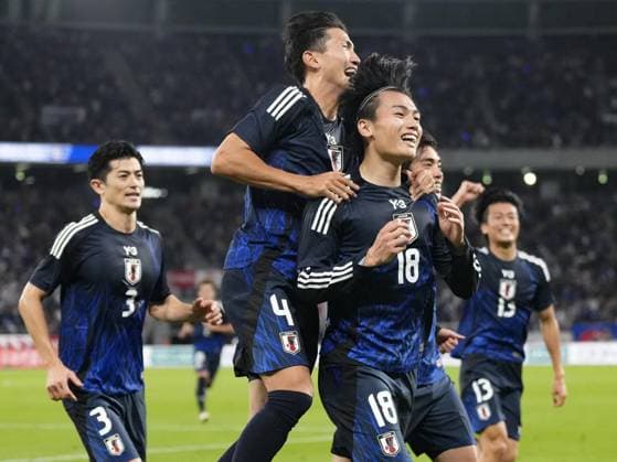 Football: Friendly between Japan and Brazil Japan s Ayase Ueda (18) celebrates after scoring the winner in the second half of an international football friendly against Brazil at Ajinomoto Stadium in Chofu, Tokyo, on Oct. 14, 2025.  A14AA0004942040P