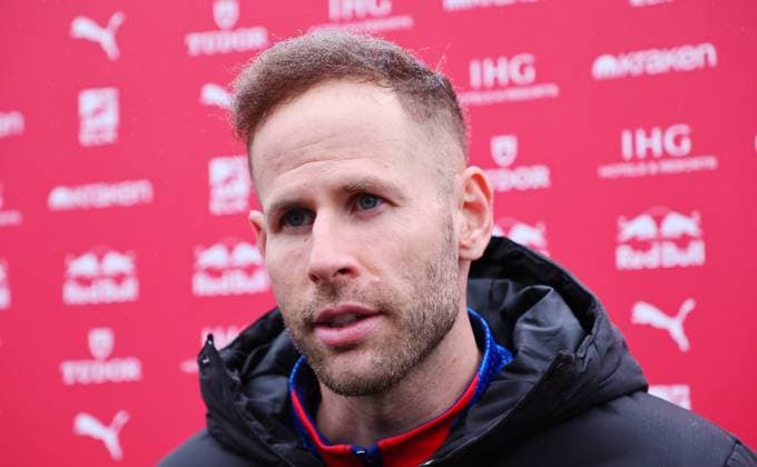 RB Leipzig - Training Bundesliga Leipzig, 14.10.2025, RB Leipzig Trainingszentrum,Fußball Bundesliga , RB Leipzig - Training , Im Bild: rTorwart Peter Gulacsi (1, RB Leipzig) im Interview. ,