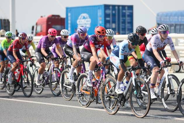 (251015) -- SHANGHAI, Oct. 15, 2025 -- Cyclists compete during the Stage 2 of the UCI Women s WorldTour Tour of Chongming Island Road cycling, Rad, Radsport, Strasse race in Shanghai, east China, Oct. 15, 2025. ) (SP)CHINA-SHANGHAI-CYCLING-UCI WOMEN S WORLDTOUR-TOUR OF CHONGMING ISLAND (CN) WangxXiang 