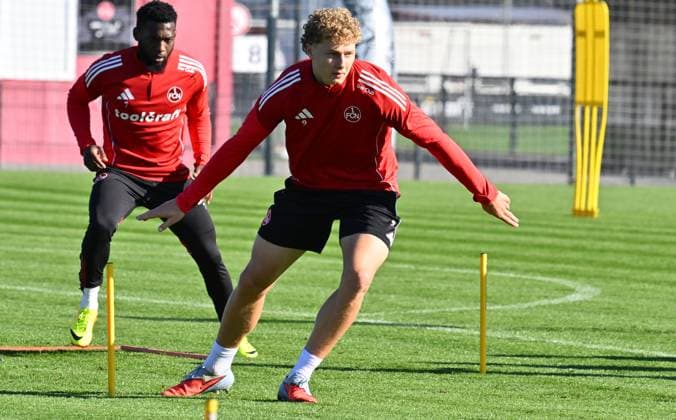 15.10.2025 - Fussball - 2. Fussball - Bundesliga - Saison 2025 2026 - 1. FC Nürnberg Nuernberg FCN ( Club ) - Training - Sportfoto Zink - xwoxzix - Mickael Mickaël Biron (7, 1. FC Nürnberg FCN ) Piet Scobel (39, 1. FC Nürnberg FCN )