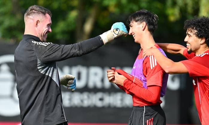 15.10.2025 - Fussball - 2. Fussball - Bundesliga - Saison 2025 2026 - 1. FC Nürnberg Nuernberg FCN ( Club ) - Training - Sportfoto Zink - xwoxzix - Christian Mathenia (26, 1. FC Nürnberg FCN ) Eryk Grzywacz (19, 1. FC Nürnberg FCN ) Ayoub Chaikhoun (17, 1. FC Nürnberg FCN ) happy